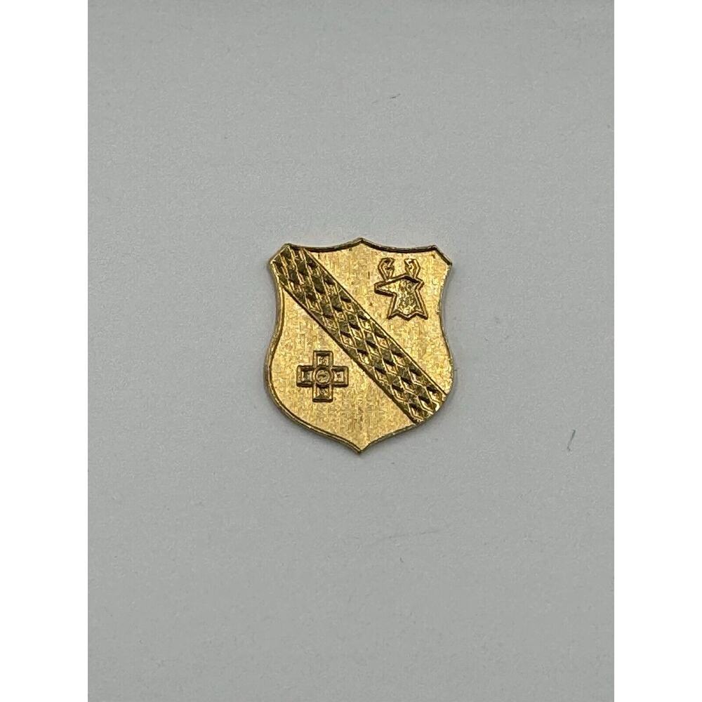 Vintage‎ Gold Colored Buick Hood Emblem Shaped Lapel Pin HTF